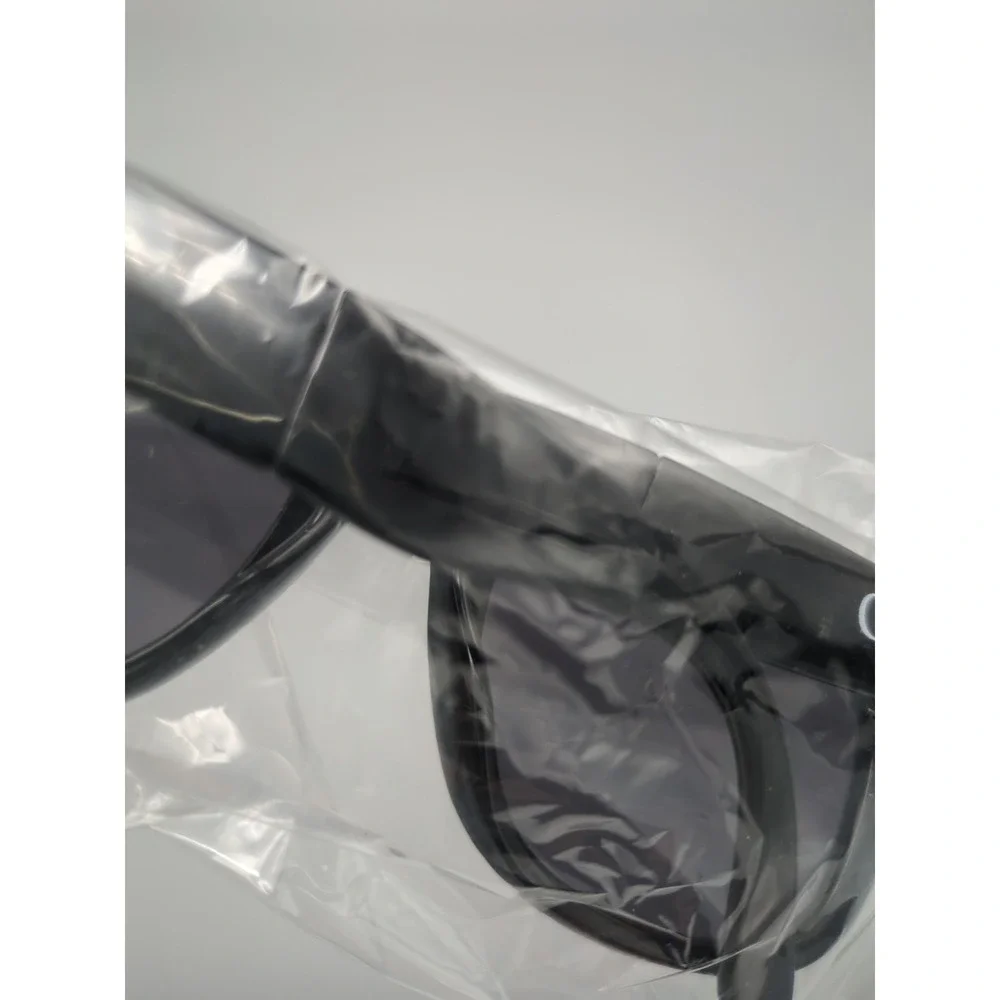 Google SWAG Black Sunglasses Unisex UV Protection Foldable White Retro SerifLogo